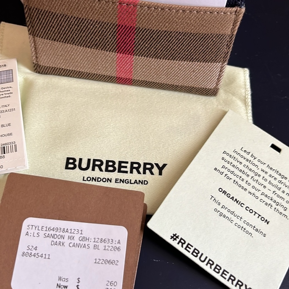 NWT Burberry cardholder - Picture 6 of 6